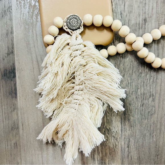 35 Coins Fringe Tassel iPhone 11 Case - Picture 4 of 8